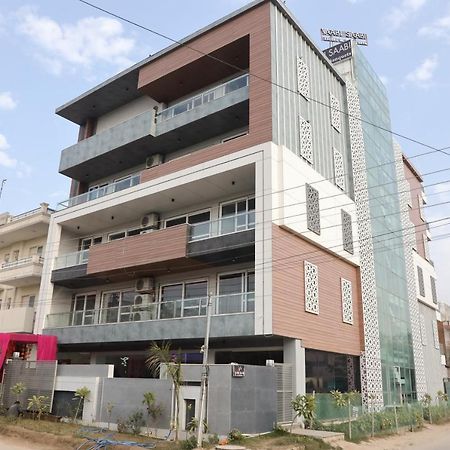 Vaabi Saabi Hotel グルガウン エクステリア 写真