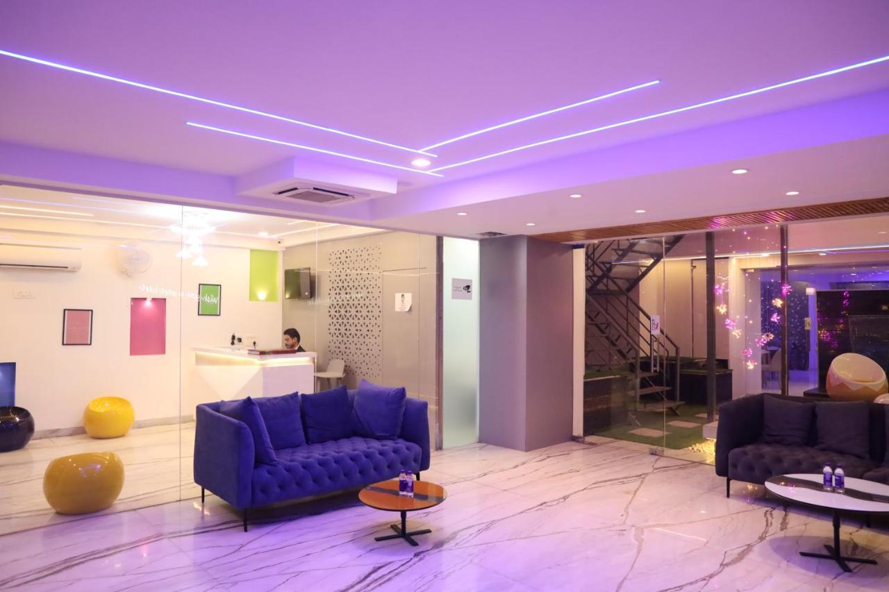 Vaabi Saabi Hotel グルガウン エクステリア 写真